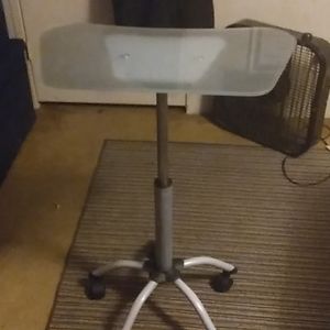 Retractable  Hydraulic self movable computer stand